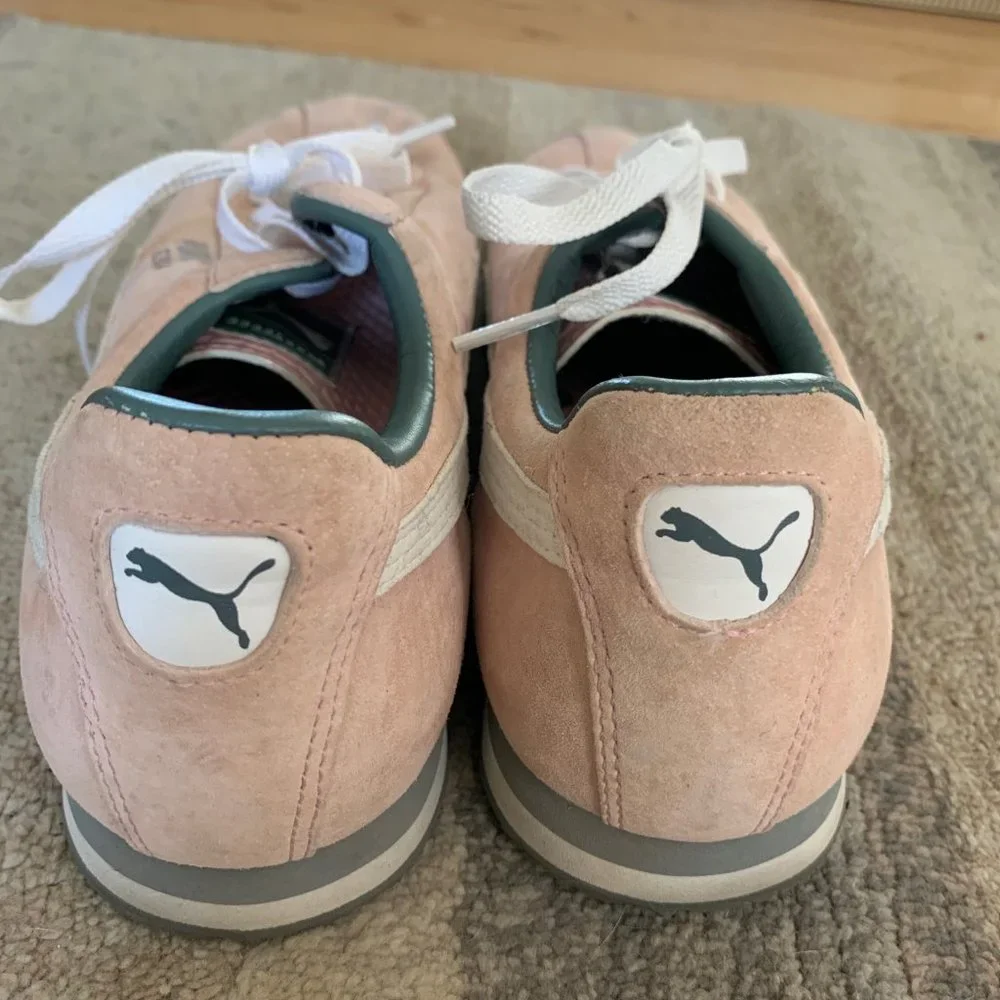 Pink Puma Roma Sneakers and Trainers - Size 9 - Used in great condition - Picture 2 of 6